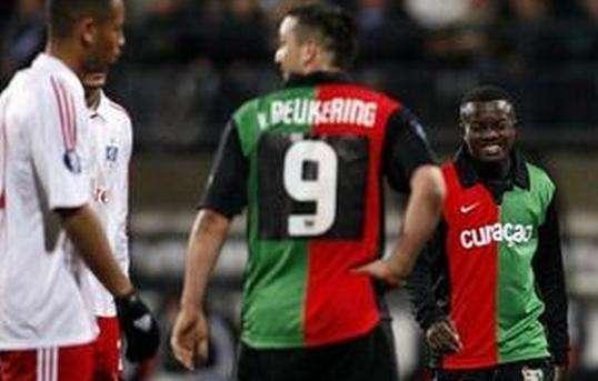 法甲半场：隆吉耶破僵，客队三中门框，梅斯暂0-1雷恩