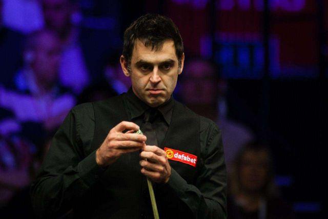 TA：贝隆因指示球员在赛前列队礼中背对对手被禁足6个月