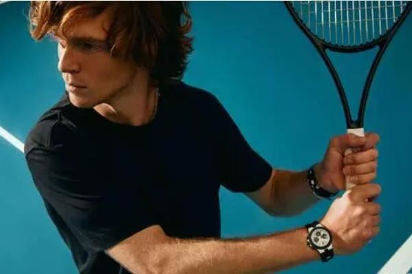 解锁新身份，美女球员艾丽莎-莱曼将成为米兰冬奥会火炬手